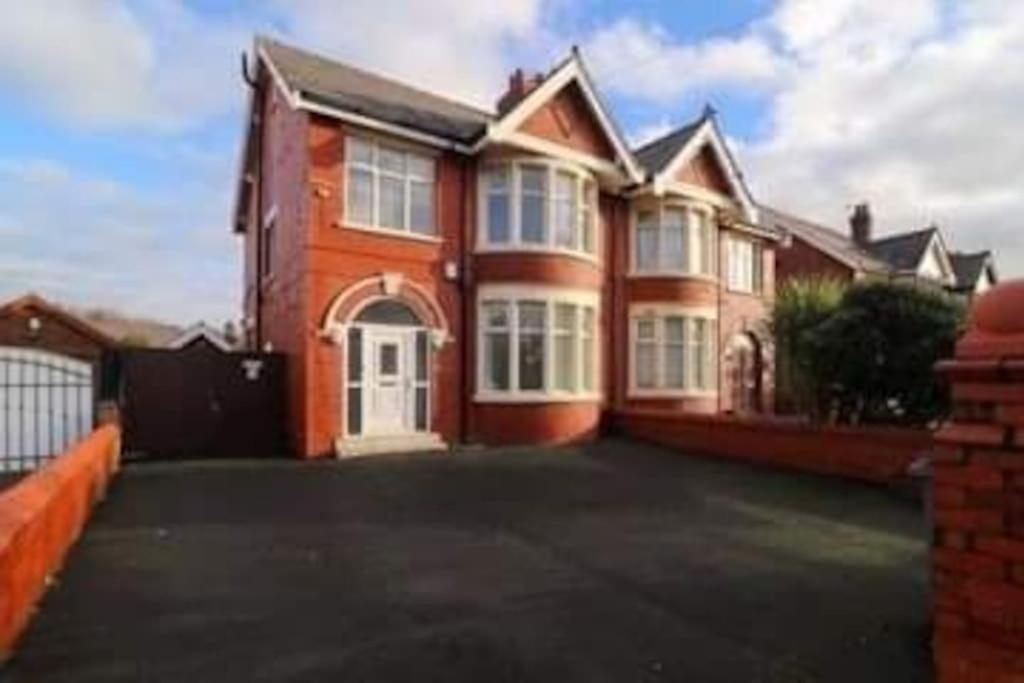 Hidden Gem W/ Parking Short Walk To Pleasure Beach Blackpool Exterior foto