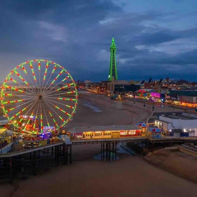 Hidden Gem W/ Parking Short Walk To Pleasure Beach Blackpool Exterior foto
